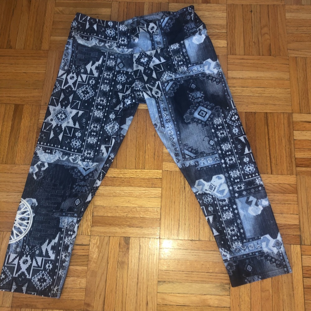 Soul Cycle Printed Active Leggings size S/M